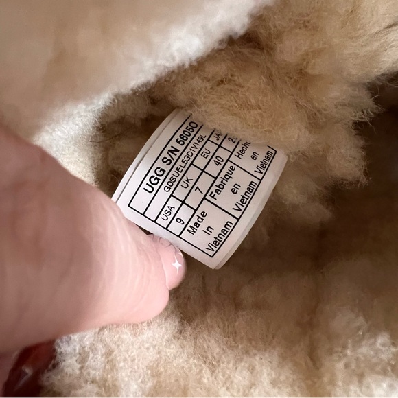 UGG Wonen’s Vintage Sundance Revival Tall Shearling Sand Boots SZ 9 - Picture 10 of 13